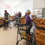 Sin ayuda del gobierno: el drama alimentario de millones en EE.UU