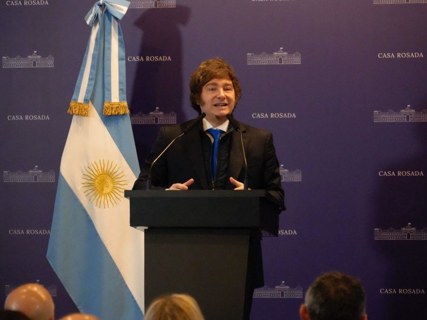 Javier Milei: Llave de Miami y Gala Conservadora en Palm Beach