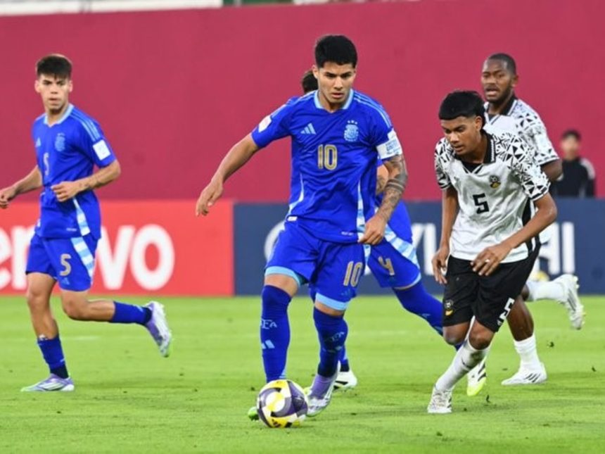 Argentina arrasa a Fiji 7-0: Uriel Ojeda brilla con un triplete