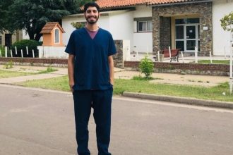 De la ciudad al campo: Un médico transforma la vida de un pueblo