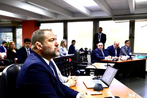 Juicio Político al Juez Federal: Acusado de Robar 144 Monedas de Oro