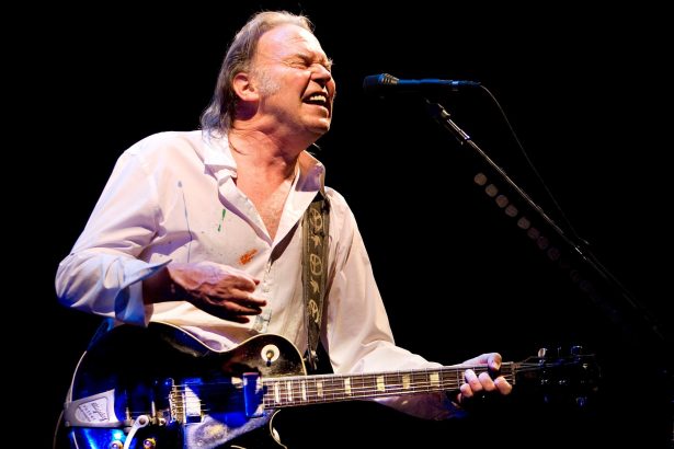 Cómo una frase de Neil Young transformó el rock: Oasis, Lennon y Cobain