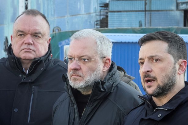 Ucrania: Zelenski enfrenta escándalo de corrupción y batallas legales