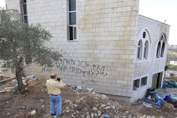 Violencia en Cisjordania: Asalto a mezquita intensifica tensión israelí-palestina