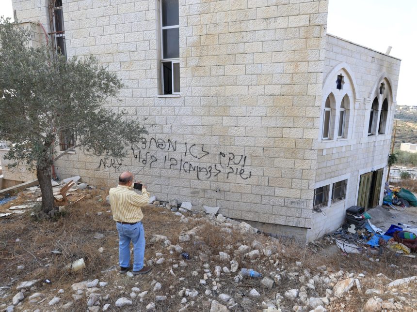 Violencia en Cisjordania: Asalto a mezquita intensifica tensión israelí-palestina