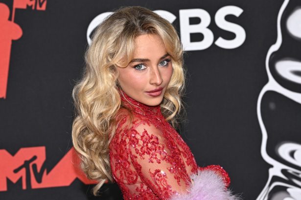 Sabrina Carpenter: Regreso a la actuación y concierto en Lollapalooza 2026