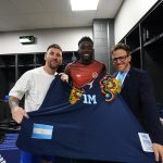 Argentina: Celebrando el Día de los Ponchos Azules, un país solidario