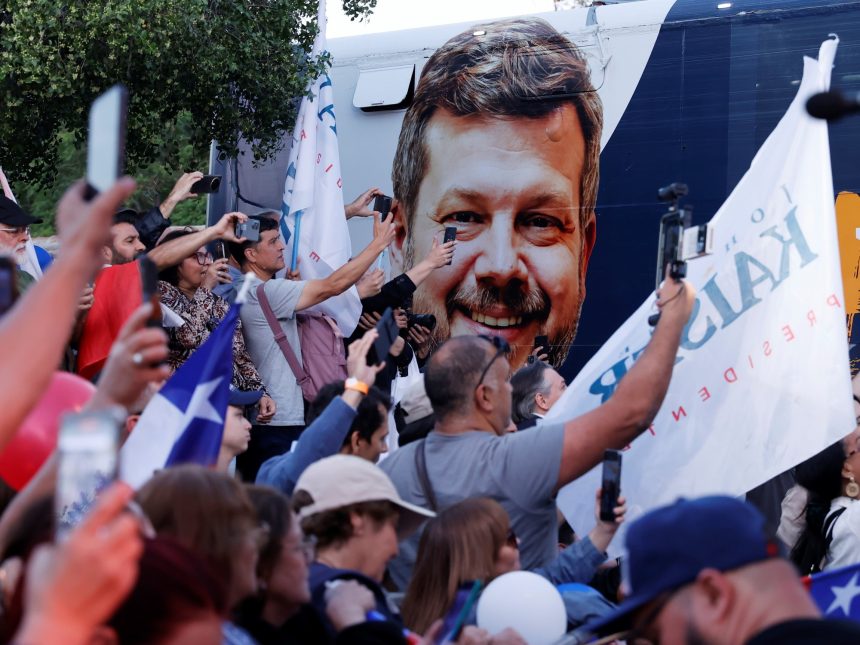 Desenmascarando la campaña electoral en Chile: Fake News y encuestas