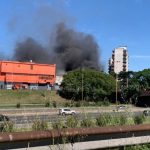 Devastador incendio en Villa Celina: fábrica textil sufre pérdidas totales