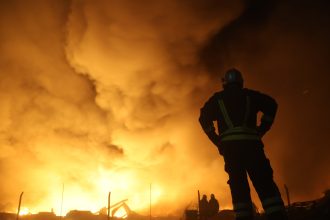 Incendio en Ezeiza: ¿Qué causó el fuego y el intenso vapor?
