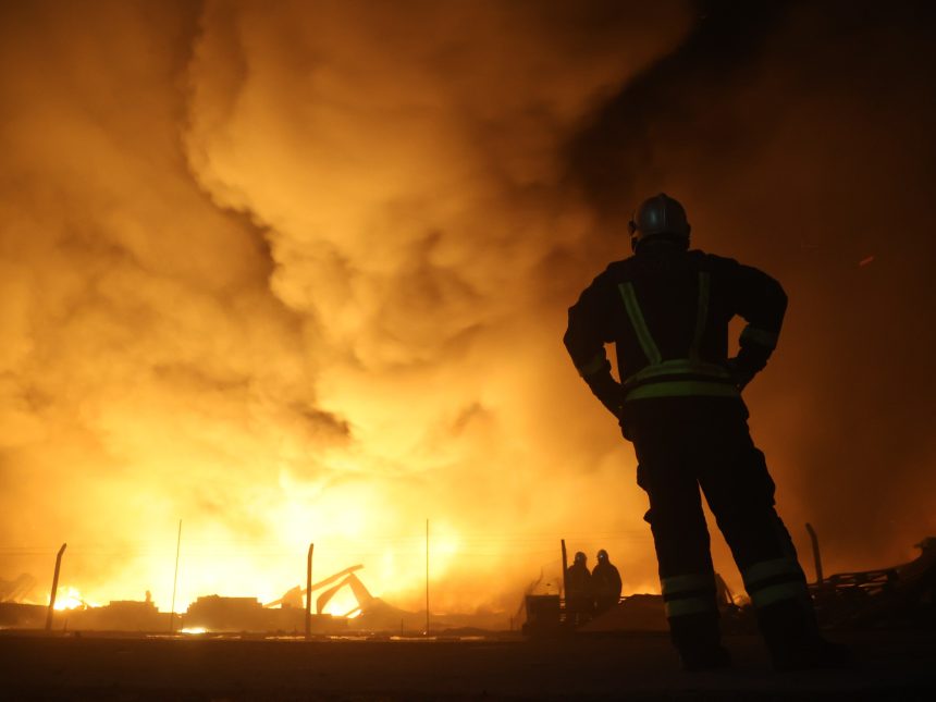 Incendio en Ezeiza: ¿Qué causó el fuego y el intenso vapor?
