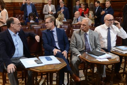 Senado en Crisis: Villaverde Rechazado y Futuro del Gobierno en Juego