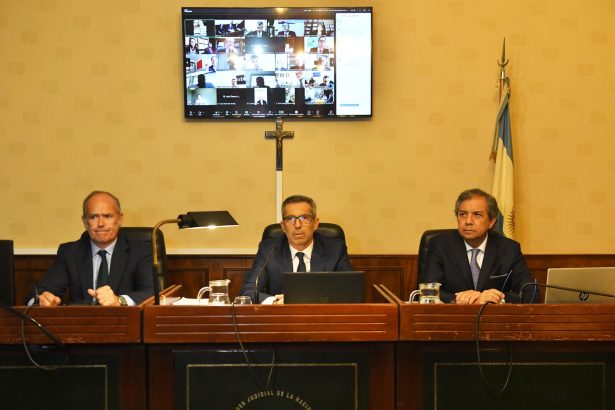 Tribunal Oral 7 Mantiene Virtualidad en Juicio de Cuadernos: Polémica