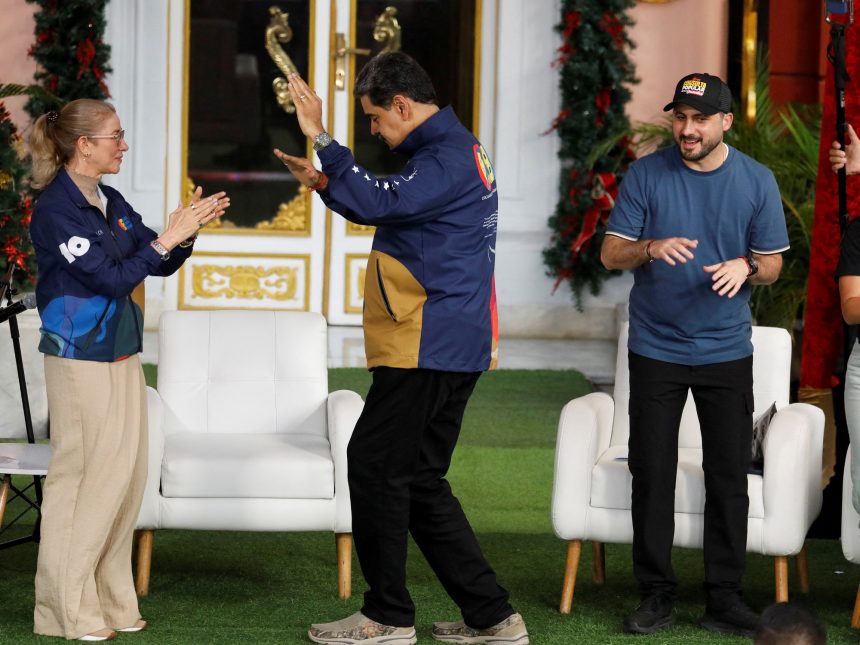 Maduro y su esposa bailan tropicales: ‘¡Nadie me detiene!