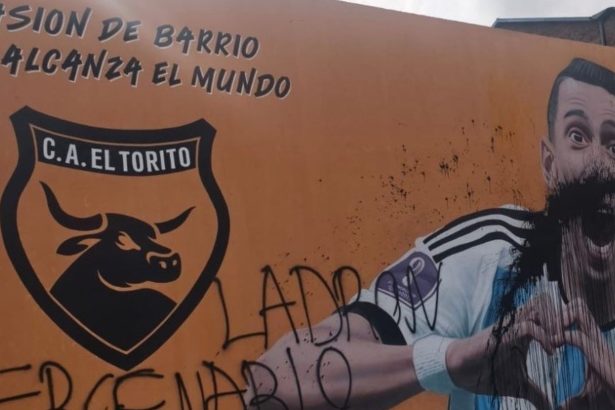Escándalo en Rosario: Vandalizan mural de Ángel Di María