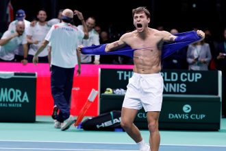 Italia brilla en la final de la Copa Davis: Cobolli, héroe inesperado
