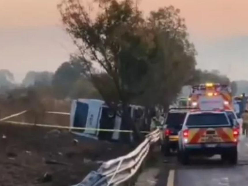 Tragedia en México: 7 muertos y 20 heridos en vuelco de colectivo