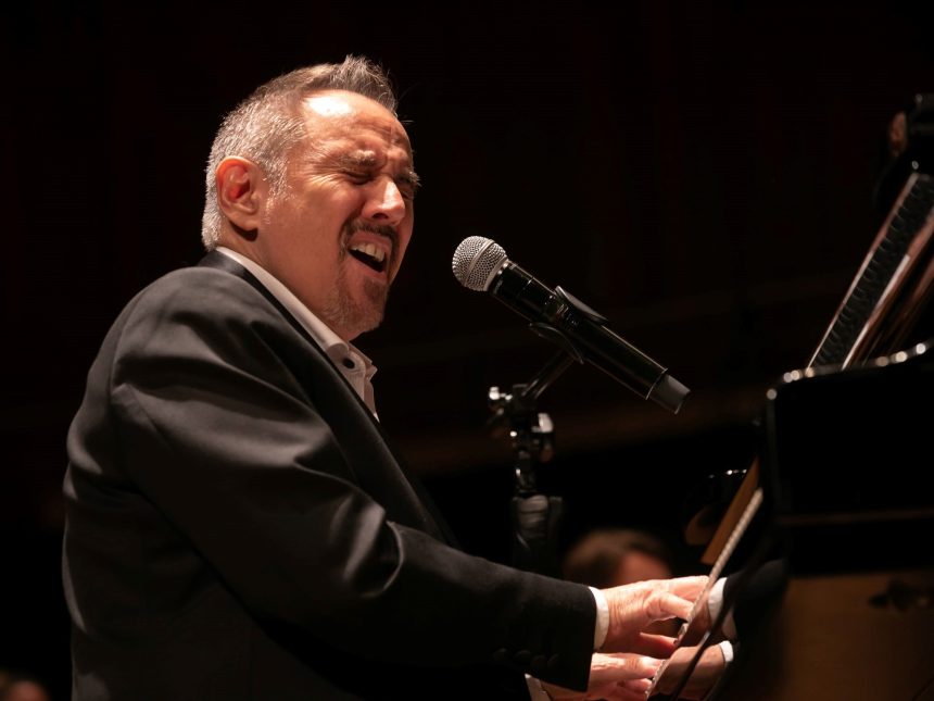 Alejandro Lerner: Emoción y Música en su Reconocimiento Cultural