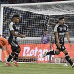 Central Córdoba sorprende a San Lorenzo: polémica y remontada en playoffs