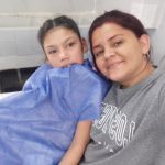 Una madre busca apoyo para ver a su hija de 15 años caminar