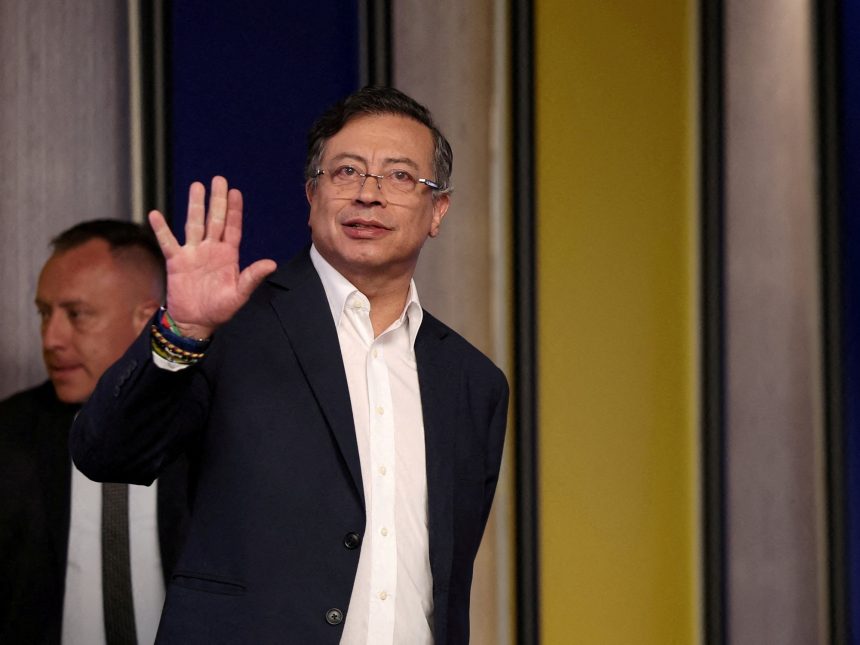 Petro se opone a Maduro y a la invasión de EE. UU. en Venezuela