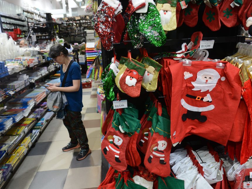 Navidad Anticipada: Descubre Por Qué Compramos Antes y Costos del Árbol