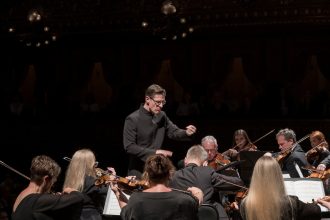 Celebración de la Pureza: El Cierre del Mozarteum en el Colón