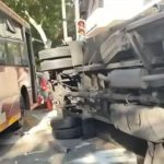 Impactante accidente en Almagro: colectivo y camión vuelcan, 14 heridos