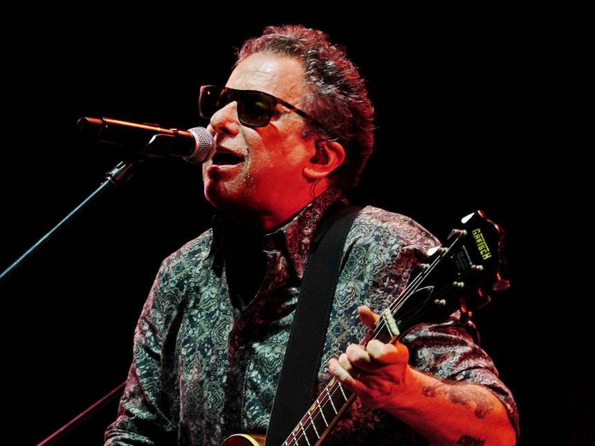 Andrés Calamaro deslumbró en el Movistar Arena con un show épico