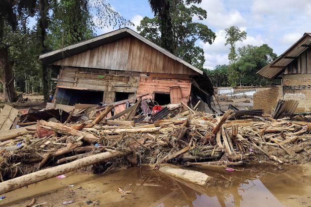Tragedia en Indonesia: Más de 300 muertos por devastadoras inundaciones