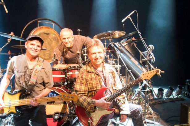 Andy Summers revive los clásicos de The Police con talentosos músicos