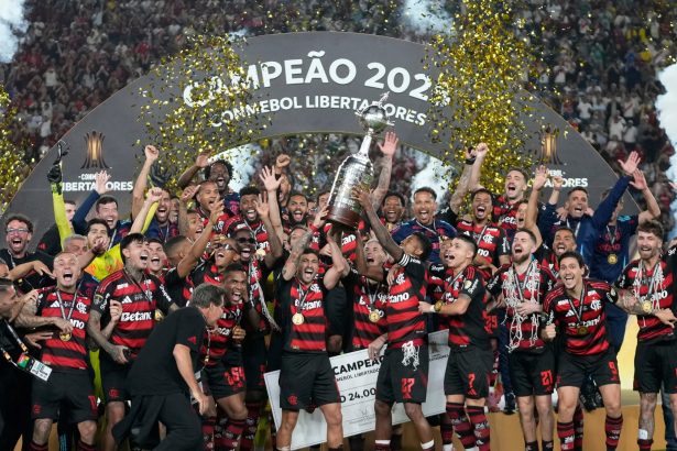 Flamengo conquista su cuarta estrella en una polémica final ante Palmeiras