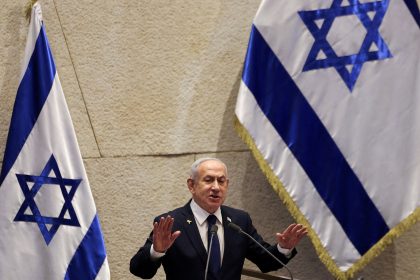 Netanyahu solicita indulto al presidente en su juicio por corrupción