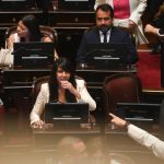 Villaverde al borde de la salida del Senado: el Gobierno sin apoyo