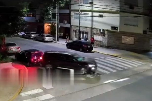 Conductor ebrio choca cuatro autos y un edificio en Villa del Parque