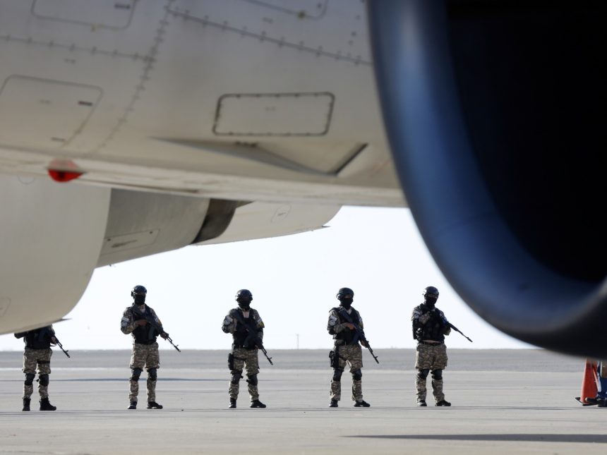 ¿Es seguro volar en Venezuela? La advertencia de Trump y aerolíneas