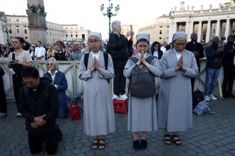 Iglesia cierra la puerta a mujeres diaconisas por ‘empate