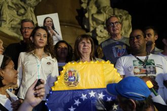 Patricia Bullrich apoya a María Corina Machado en marcha en Buenos Aires