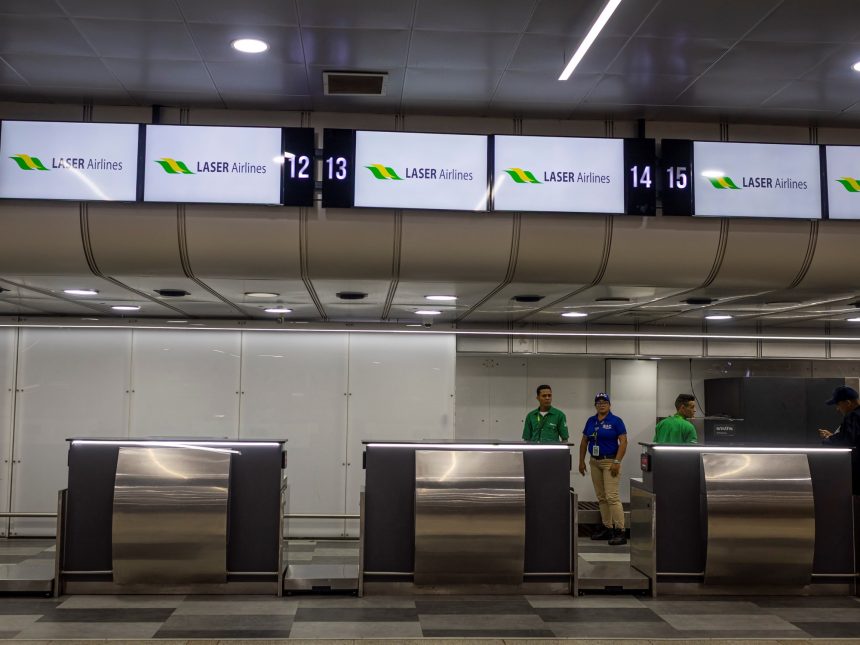 Caos en Venezuela: Familias varadas por el bloqueo aéreo de EE. UU