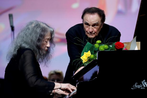 Centenario del Teatro Colón: Celebrando su Orquesta y Coro