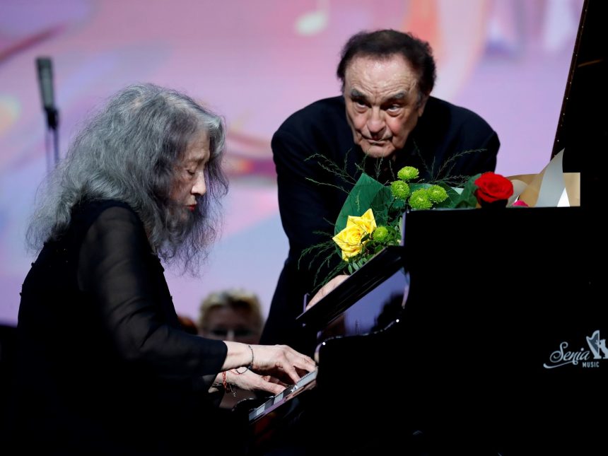 Centenario del Teatro Colón: Celebrando su Orquesta y Coro