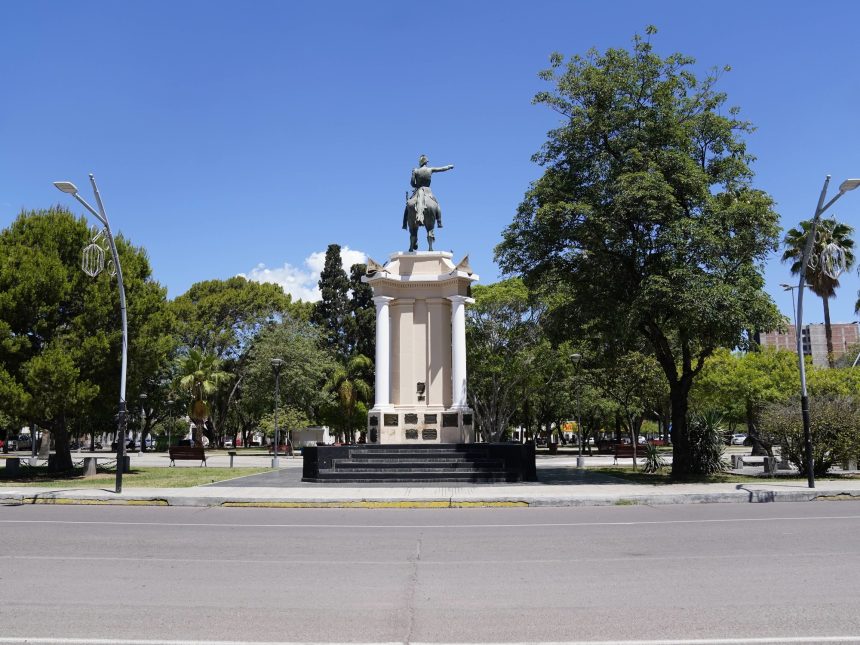 Santiago del Estero: Calor extremo y desierto en espera de la final