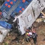Tragedia en Colombia: 17 adolescentes caen a un precipicio, impactante video