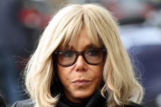 Brigitte Macron se disculpa tras polémico comentario a feministas