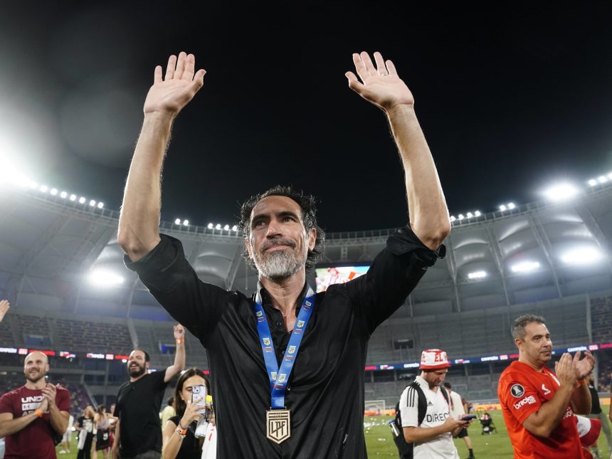 Eduardo Domínguez: De la cuerda floja al triunfo en 2025