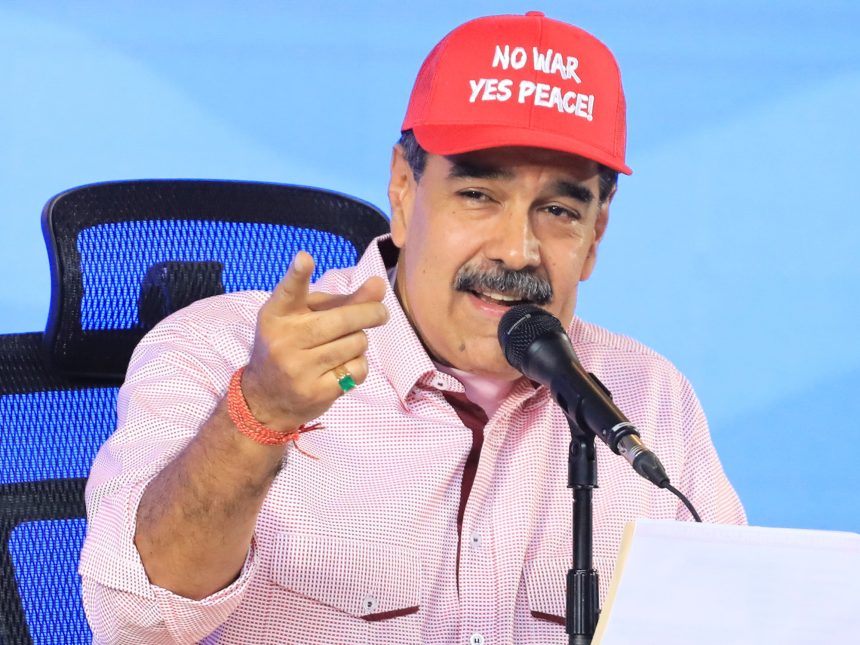 Maduro se burla de Corina Machado: ‘Su cerebro está roto