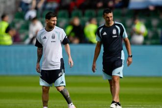 Premios The Best 2025: Votos de Messi y Scaloni, Dibu Martínez brilla