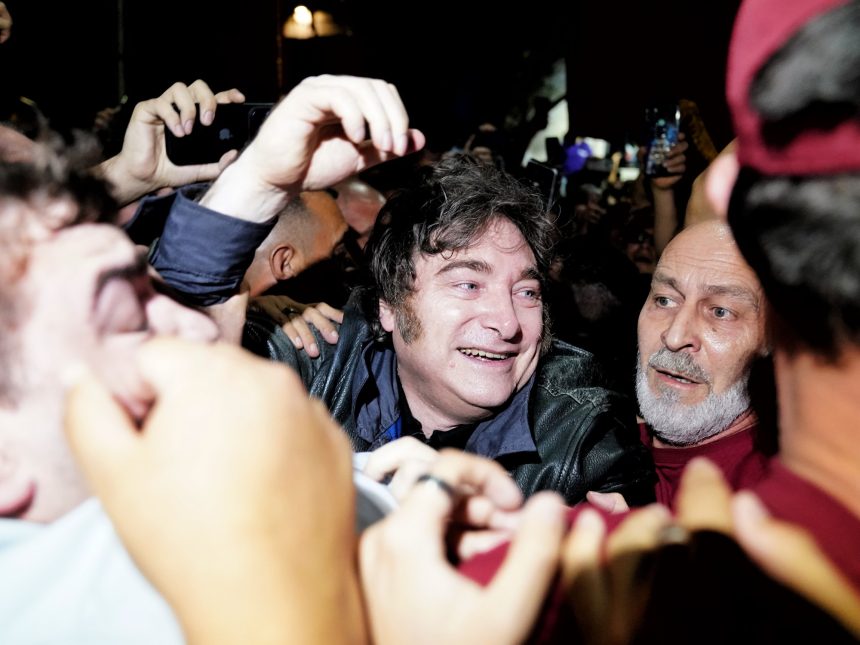 Milei en el Gordo Dan: Ataca a economistas y promete inflación 0