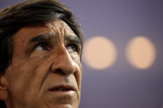 Diego Milito apuesta por Gustavo Costas: renovación hasta 2028 en Racing