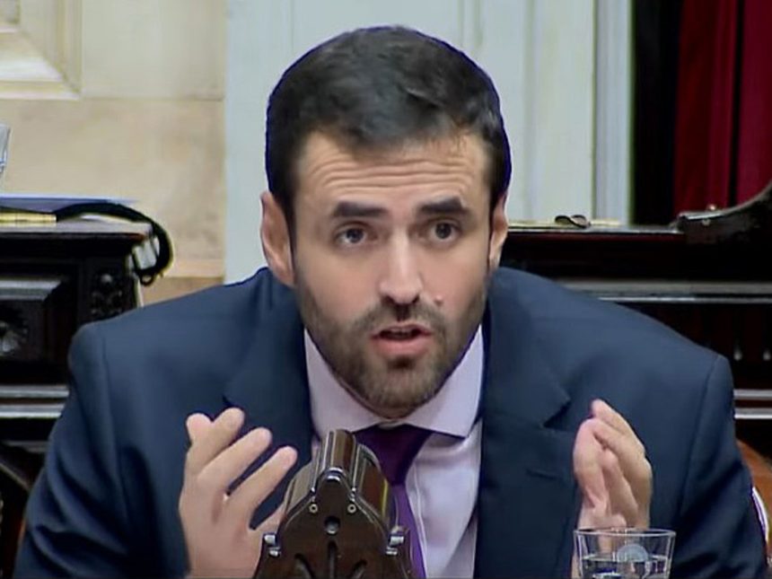 Exdiputado kirchnerista acusado de fake news tras reunión con Cristina